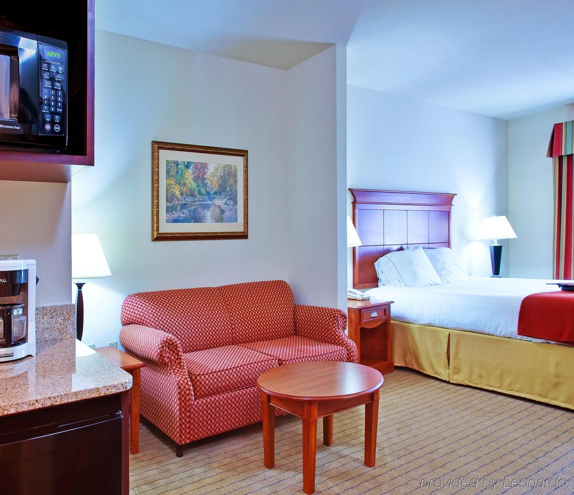 Holiday Inn Express & Suites Dyersburg By Ihg Værelse billede
