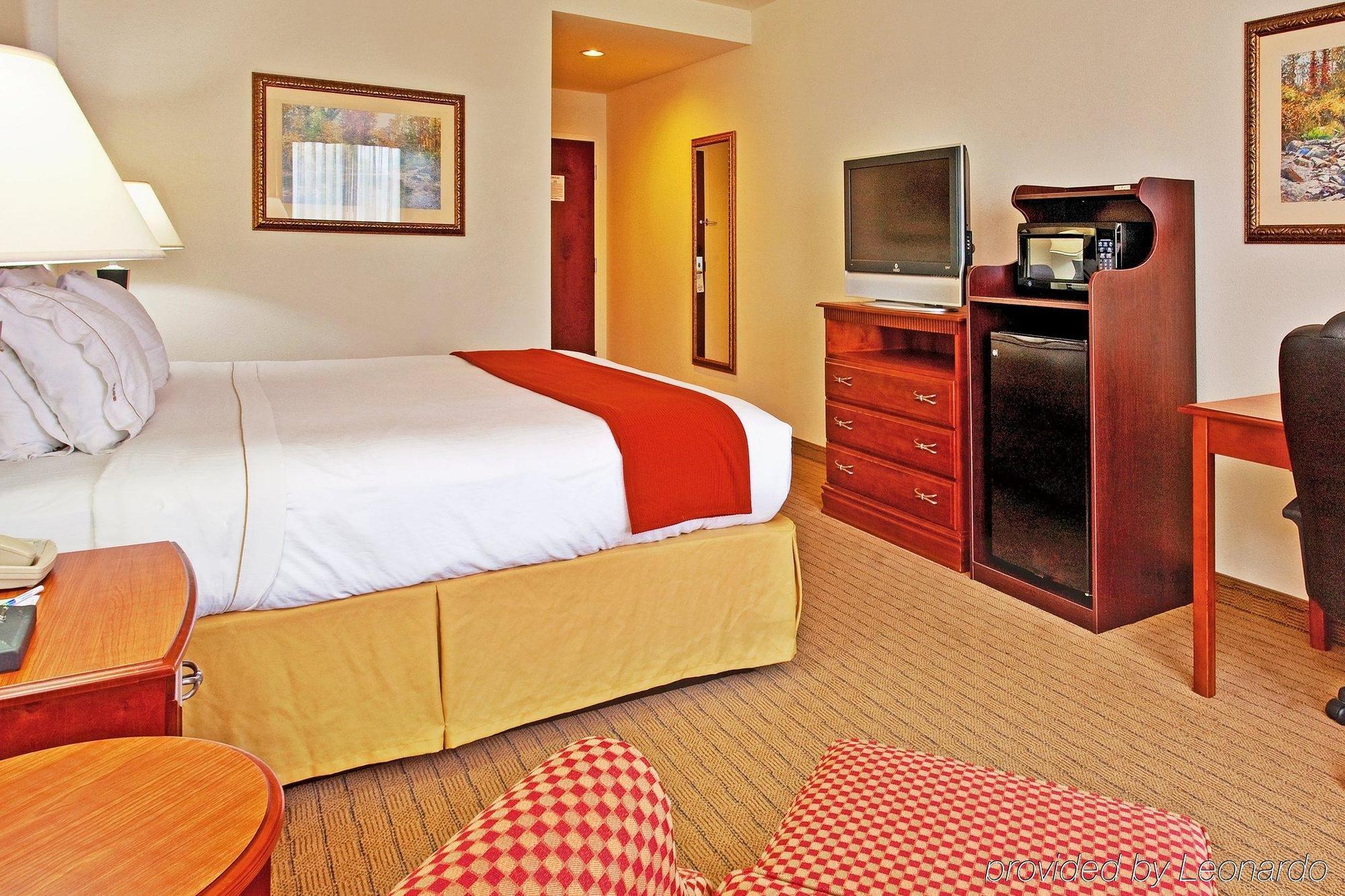 Holiday Inn Express & Suites Dyersburg By Ihg Eksteriør billede