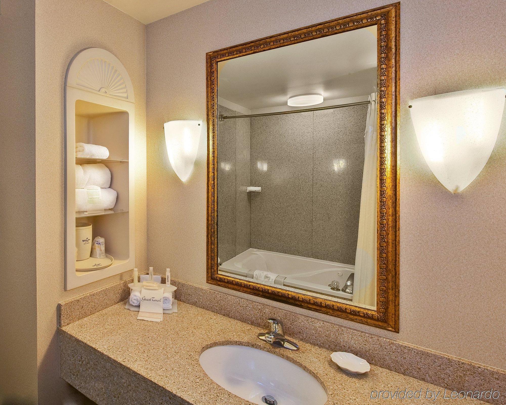 Holiday Inn Express & Suites Dyersburg By Ihg Værelse billede