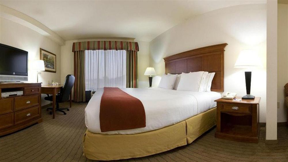 Holiday Inn Express & Suites Dyersburg By Ihg Eksteriør billede