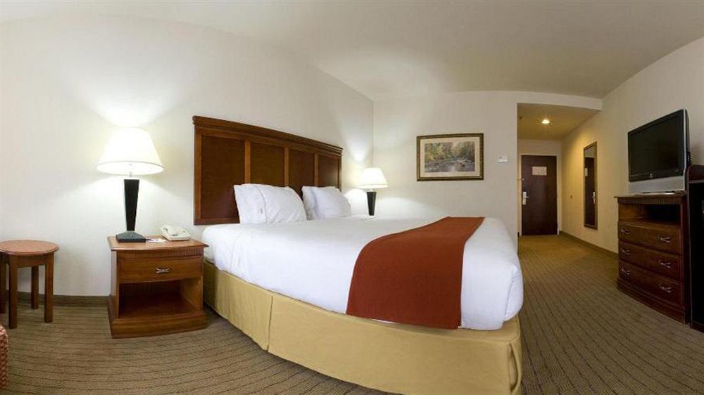 Holiday Inn Express & Suites Dyersburg By Ihg Eksteriør billede