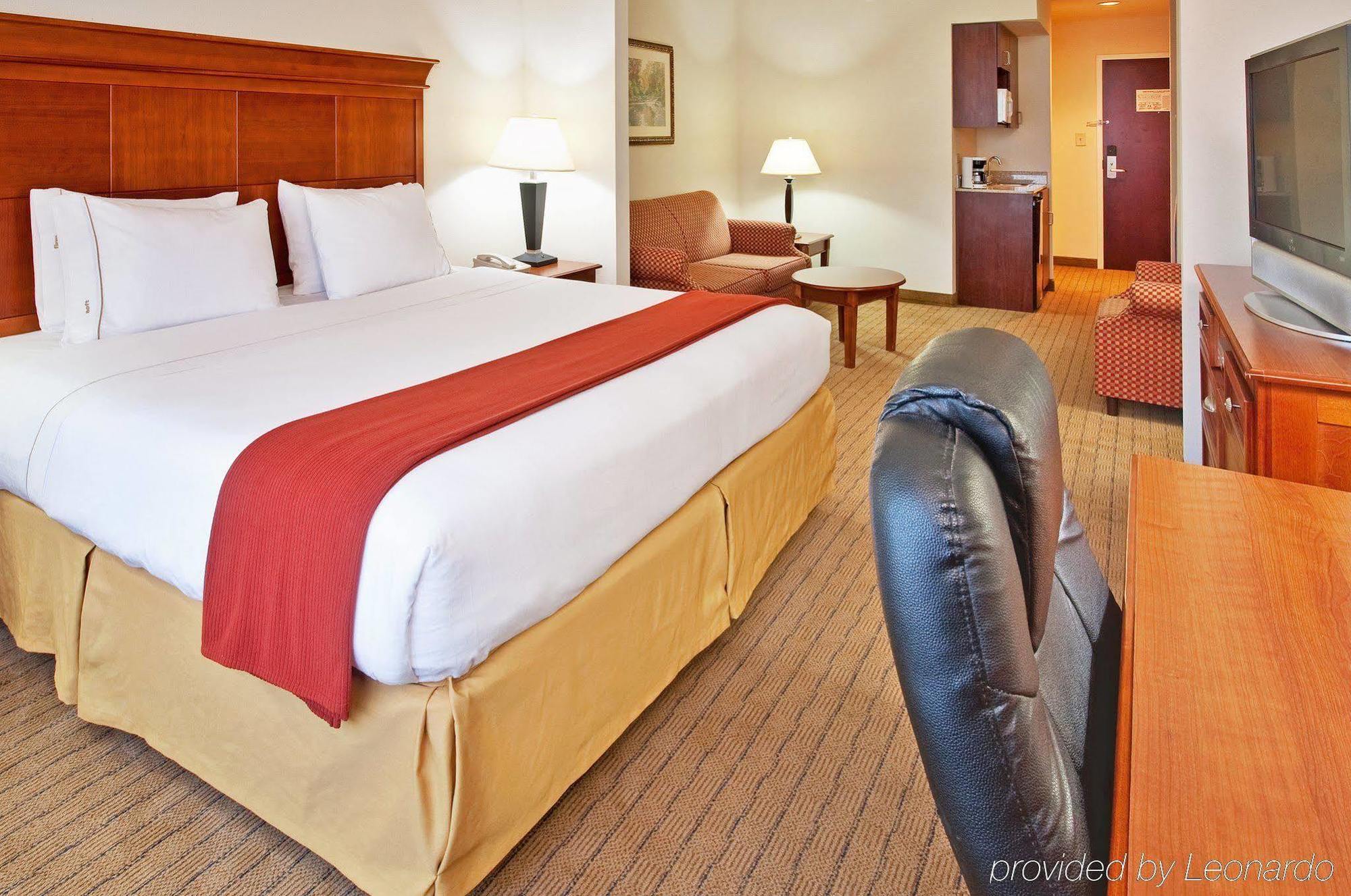 Holiday Inn Express & Suites Dyersburg By Ihg Værelse billede
