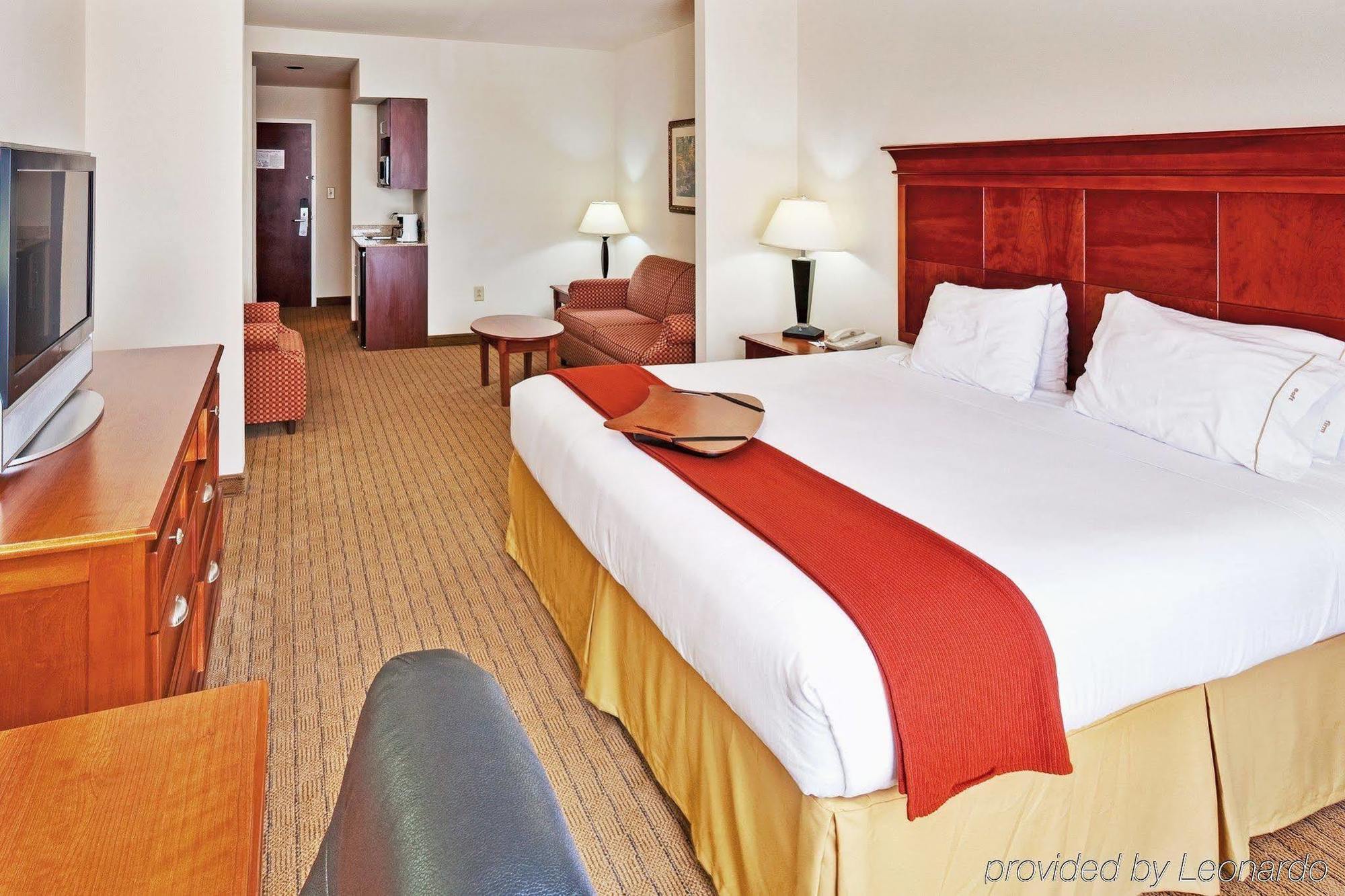 Holiday Inn Express & Suites Dyersburg By Ihg Værelse billede