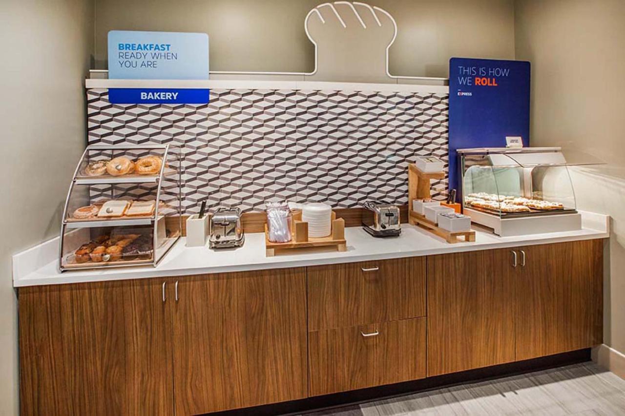Holiday Inn Express & Suites Dyersburg By Ihg Eksteriør billede